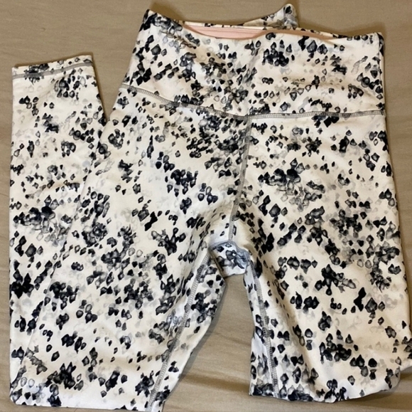 Balance Collection, Women's Leggings, Size Small - Picture 4 of 15